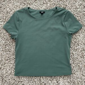 Express Body Contour Tee, size M